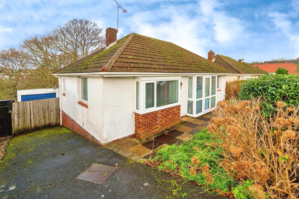2 bedroom detached bungalow for sale in Firtree Way, Southampton, SO19