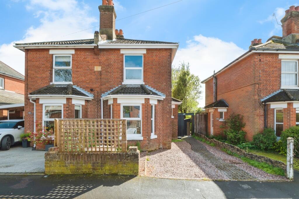 2 bedroom semi-detached house for sale in Commercial Street, SOUTHAMPTON, SO18