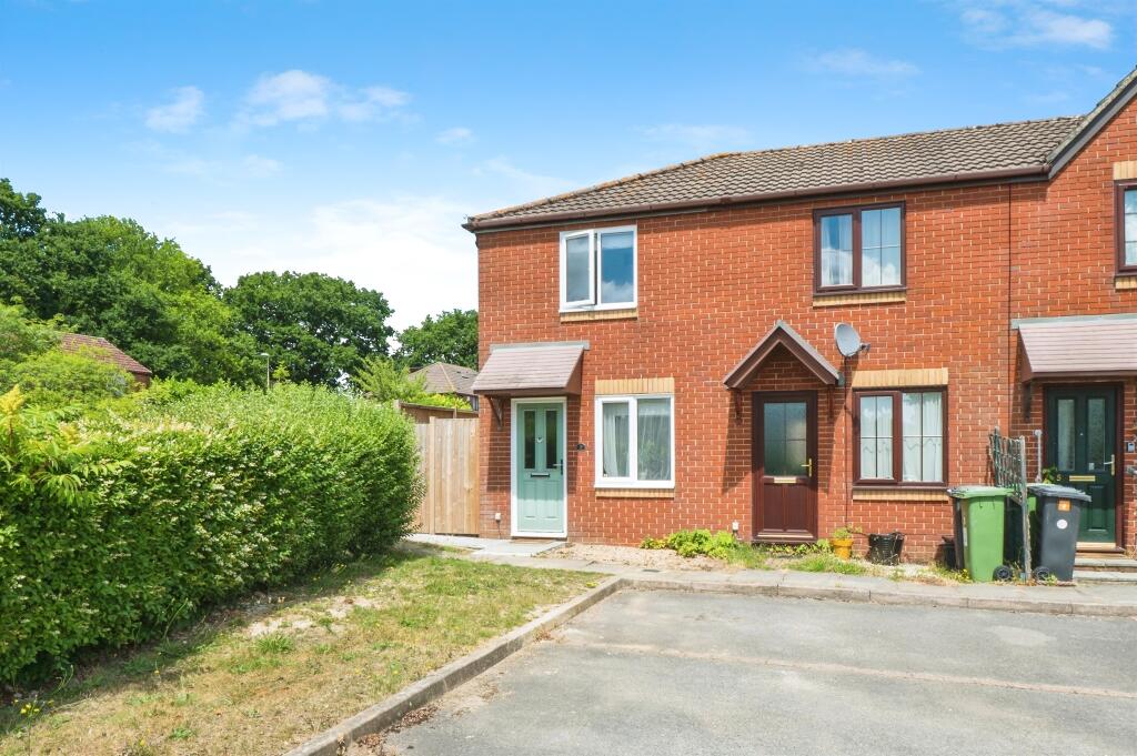 Main image of property: Haileybury Gardens, Hedge End, Southampton