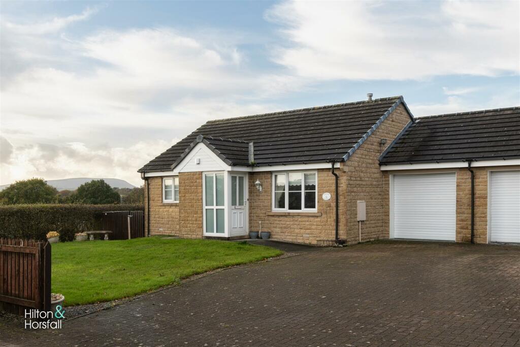 2 bedroom semidetached bungalow for sale in The Green, Colne, BB8