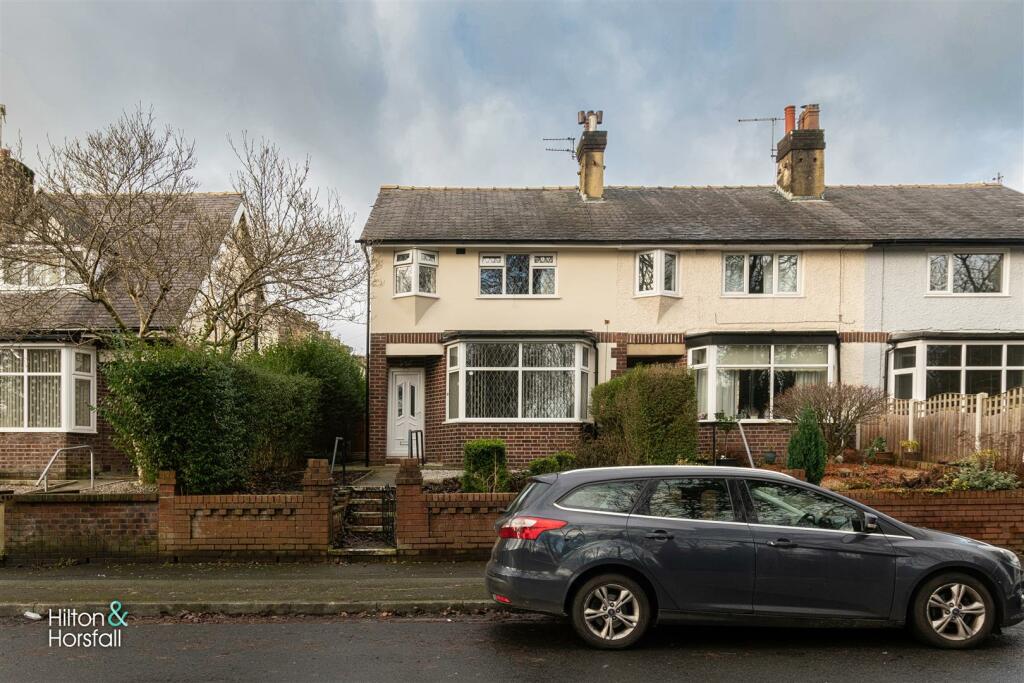 3 bedroom mews property for sale in Park Avenue, Barrowford, BB9