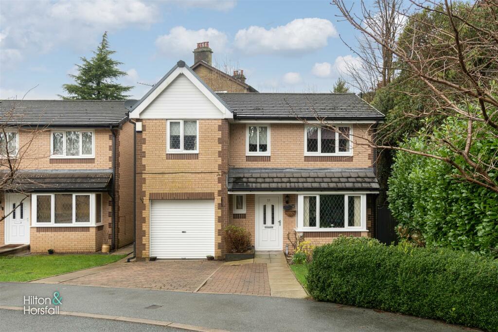 5 bedroom detached house for sale in Heather Close, Brierfield, BB9