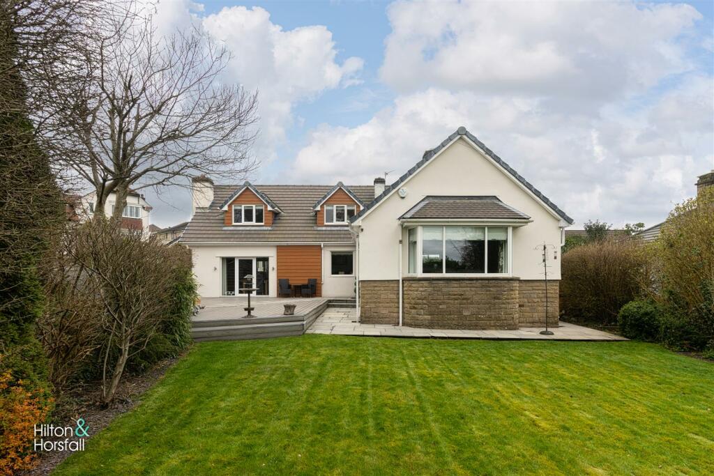 4 bedroom detached house for sale in Gisburn Road, Barrowford, BB9