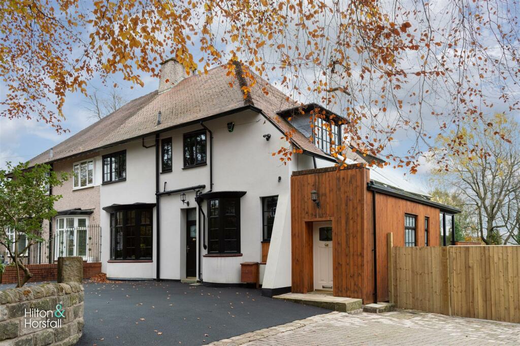 4 bedroom semidetached house for sale in Wheatley Lane Road