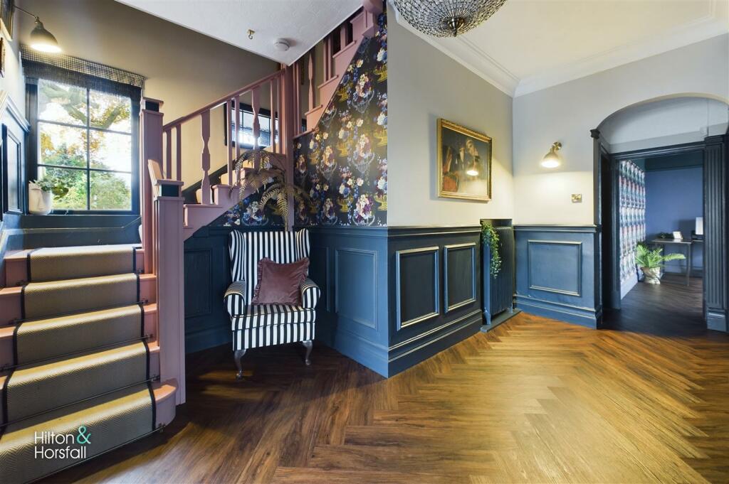 4 bedroom semidetached house for sale in Wheatley Lane Road