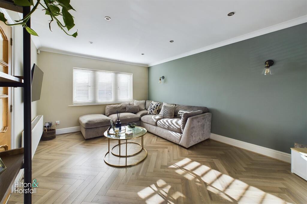 Additional property image - Barn Field Close, Colne
