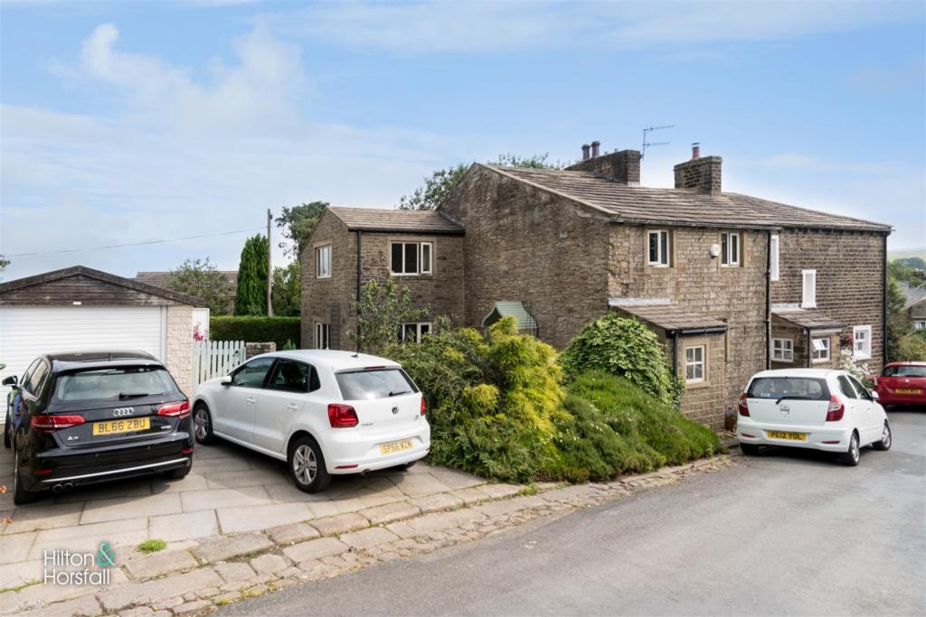 3 bedroom semidetached house for sale in Colne Road, Trawden, Colne, BB8