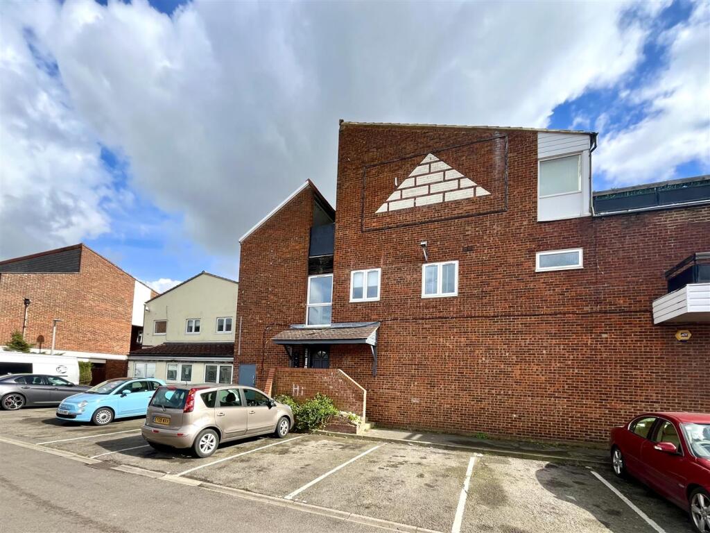 Main image of property: Chaucer Way, Hoddesdon