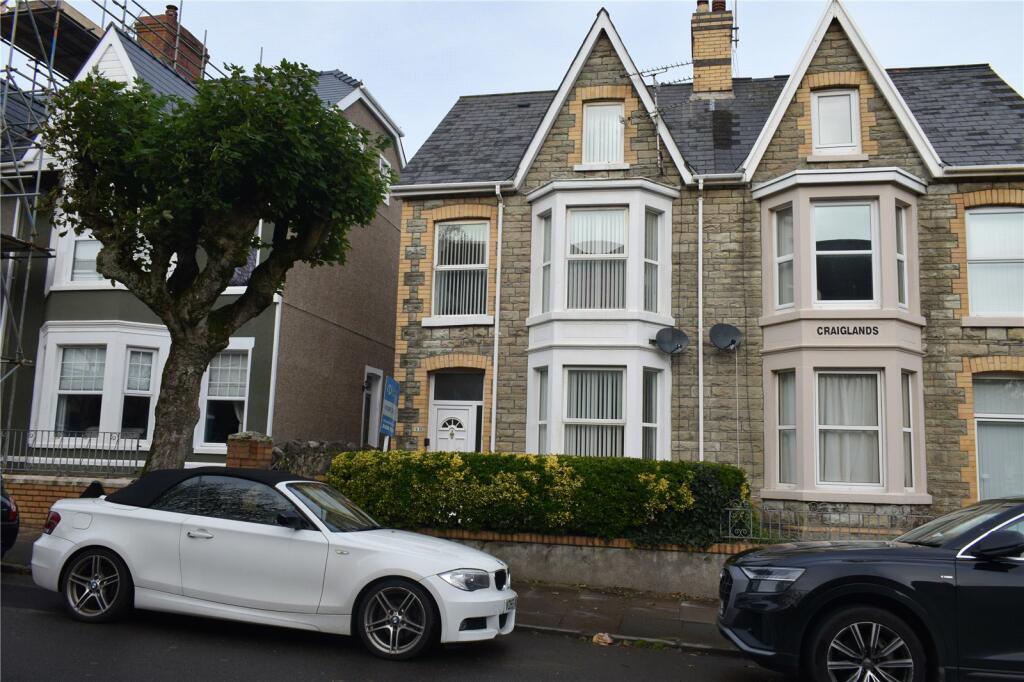 1 bedroom apartment for sale in Victoria Avenue, Porthcawl, CF36