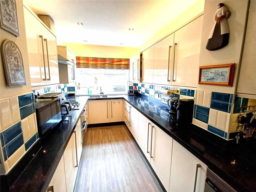 Additional property image - South Road, Porthcawl CF36 3DA, CF36