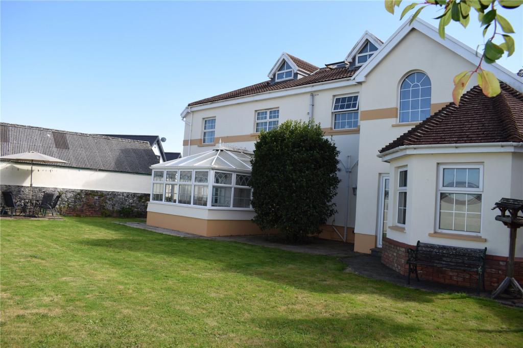 8 bedroom detached house for sale in Old Village Lane, Nottage