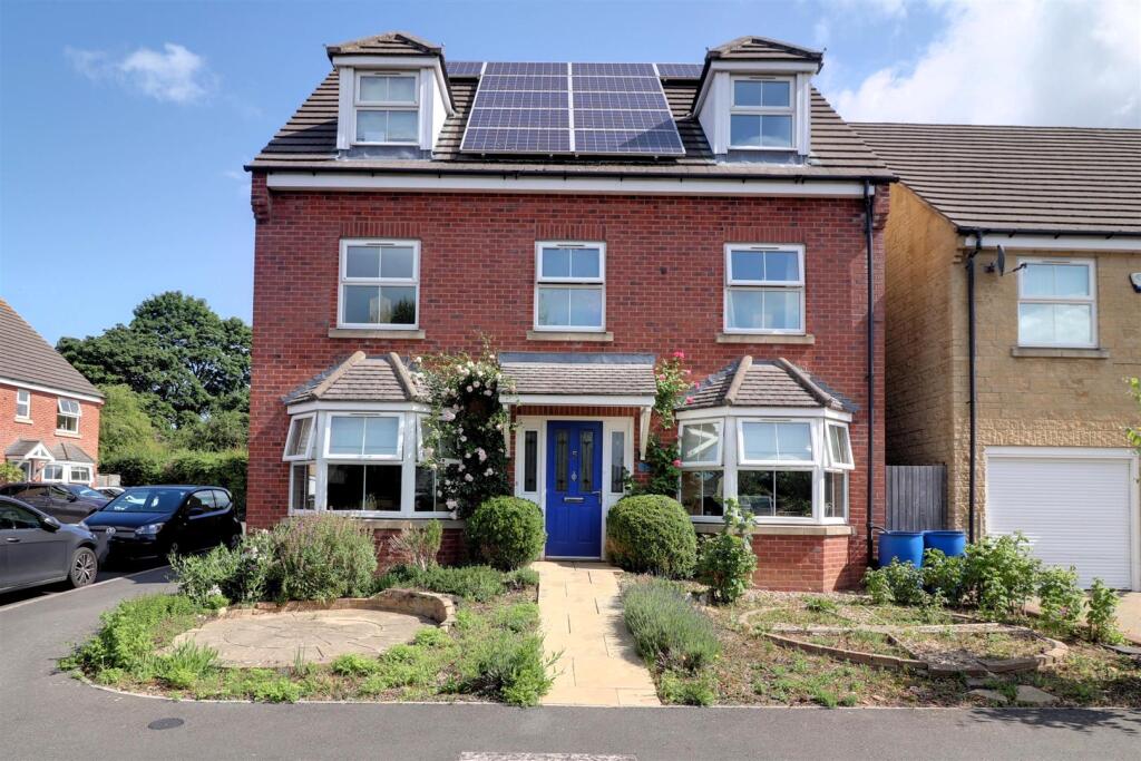 Main image of property: Regency Close, Stonehouse