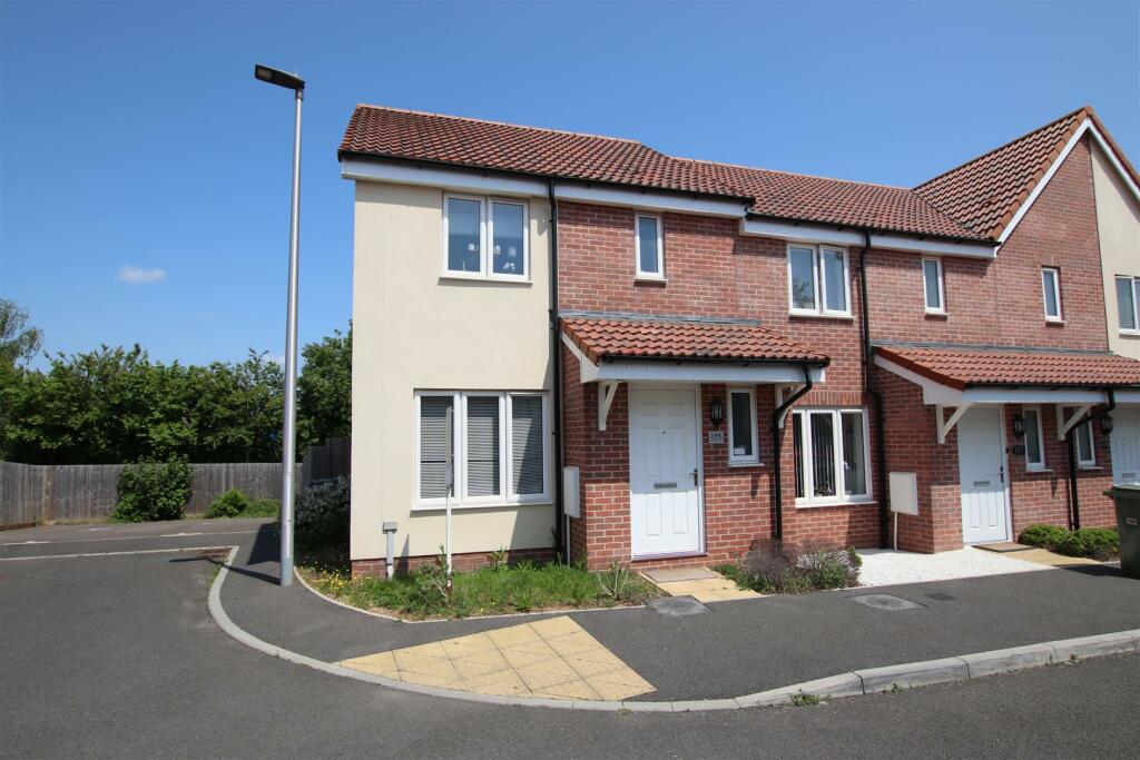 3 bedroom end of terrace house for sale in Myrtlebury Way, Hill Barton