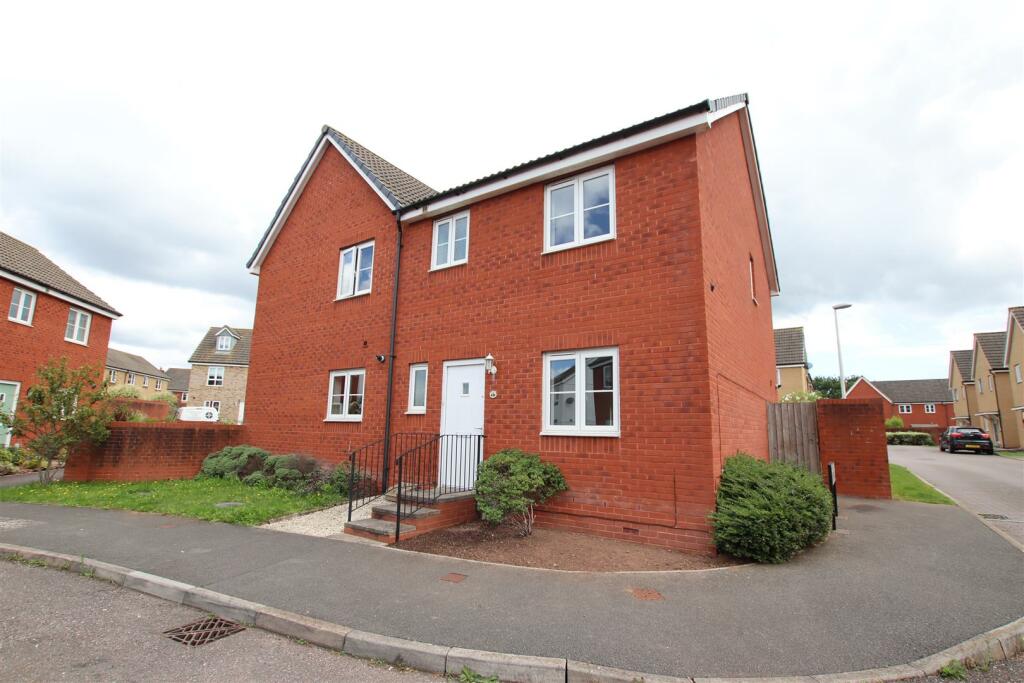 3 bedroom semidetached house for sale in Resolution Road, Exeter, EX2