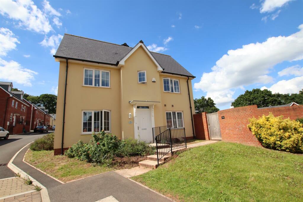 3 bedroom semi-detached house for sale in Old Park Avenue, Exeter, EX1
