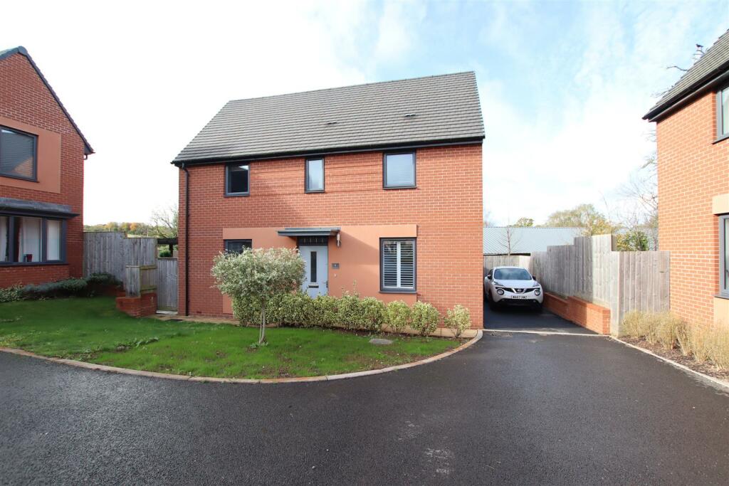 3 bedroom detached house for sale in Flint Field Way, Tithebarn, Exeter, EX1