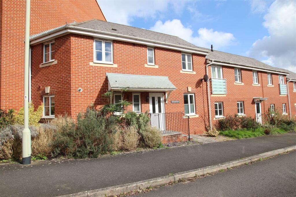 3 bedroom terraced house for sale in Walsingham Road, Kings Heath, Exeter, EX2