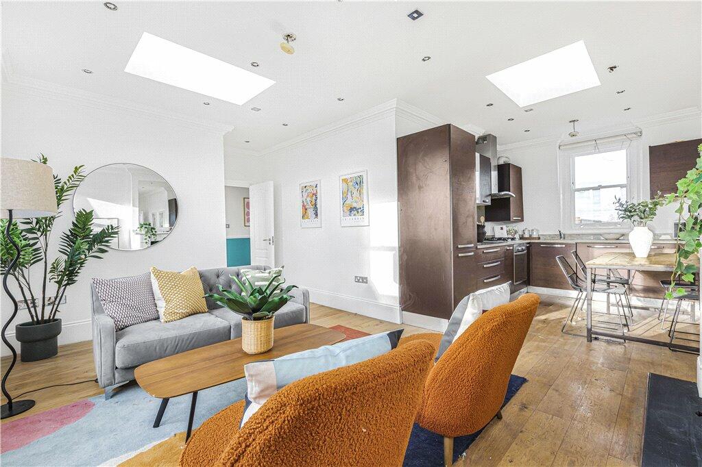 2 bedroom penthouse for sale in Balls Pond Road, London, N1