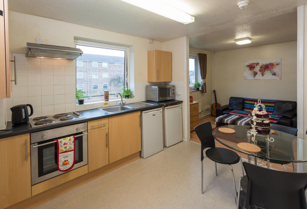 Additional property image - Avon Way House Classic 5 Bed Apartment Share
