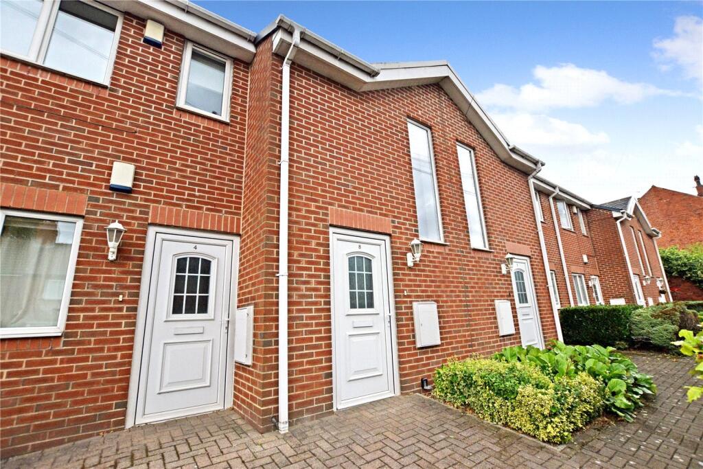 Main image of property: 8 Town End Court, South End Grove, Leeds, West Yorkshire