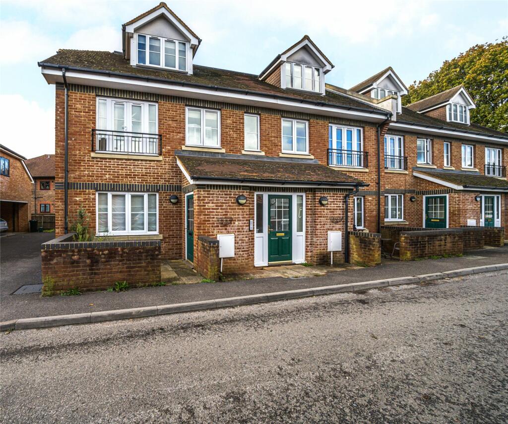 1 bedroom flat for sale in Wey Hill, Wey Hill, Haslemere, Surrey, GU27