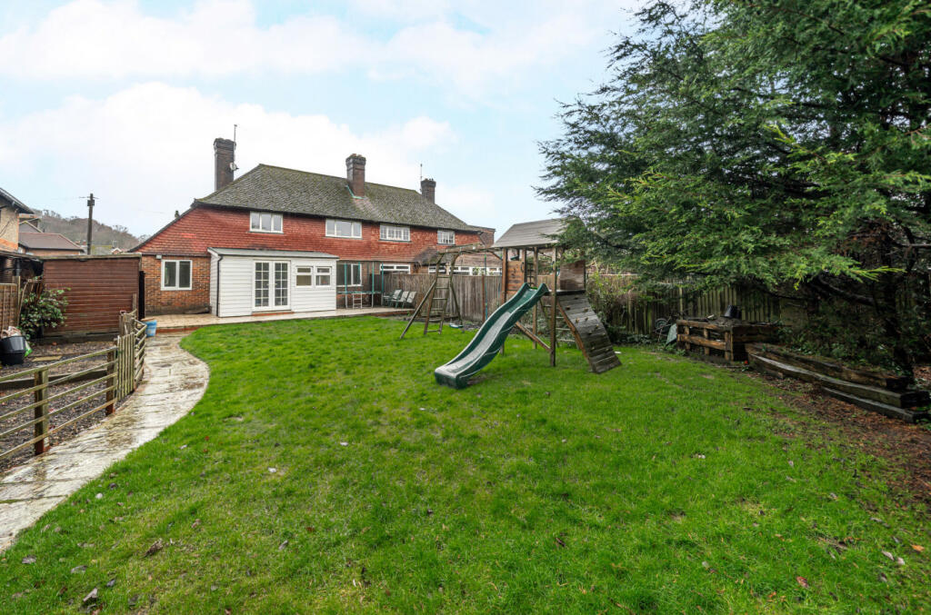 3 bedroom semidetached house for sale in Border Road, Haslemere, Surrey, GU27