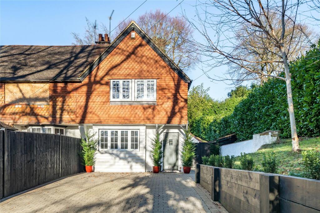 3 bedroom end of terrace house for sale in Scotland Lane, Haslemere, Surrey, GU27