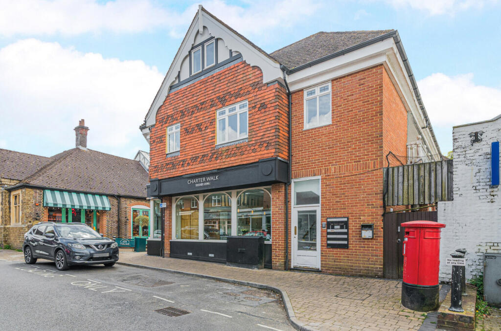 1 bedroom flat for sale in West Street, Haslemere, Surrey, GU27