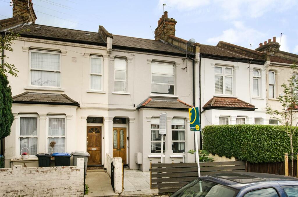 4 bedroom house for rent in Sandringham Road, Willesden, London, NW2
