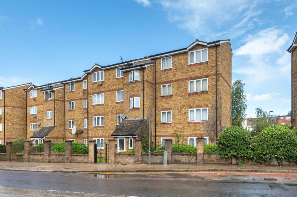 1 bedroom flat for sale in Harrow Road, Kensal Green, London, NW10
