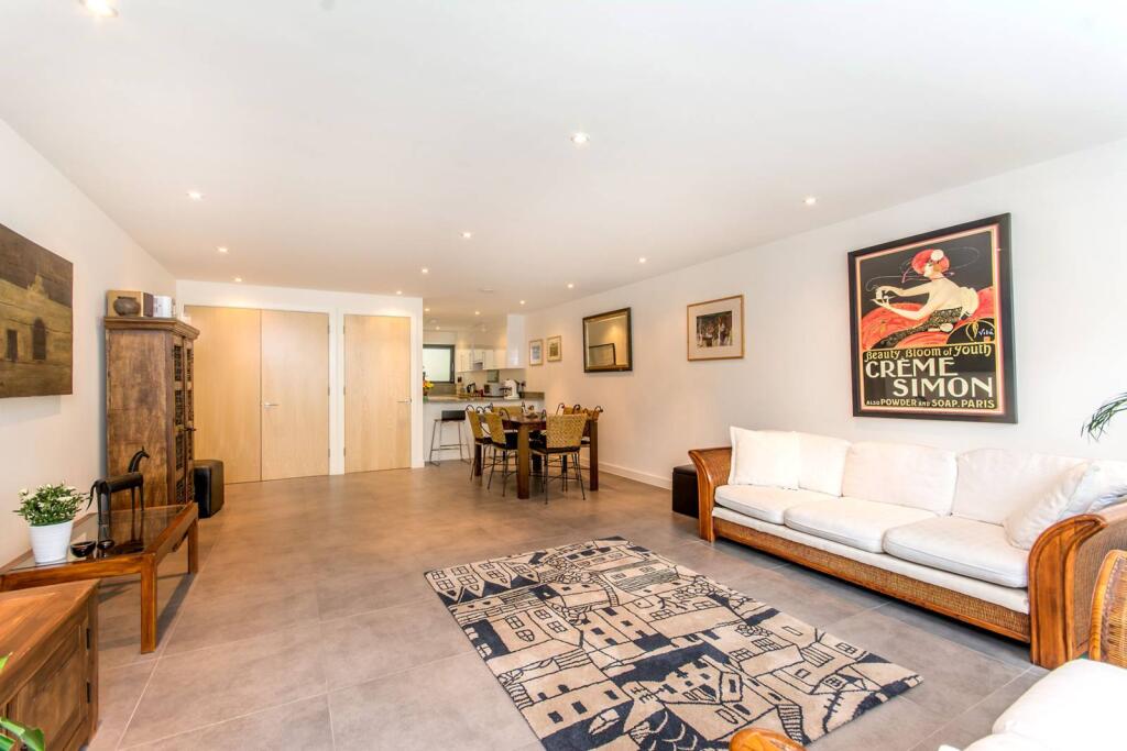 Main image of property: High Road, Willesden Green, London, NW10