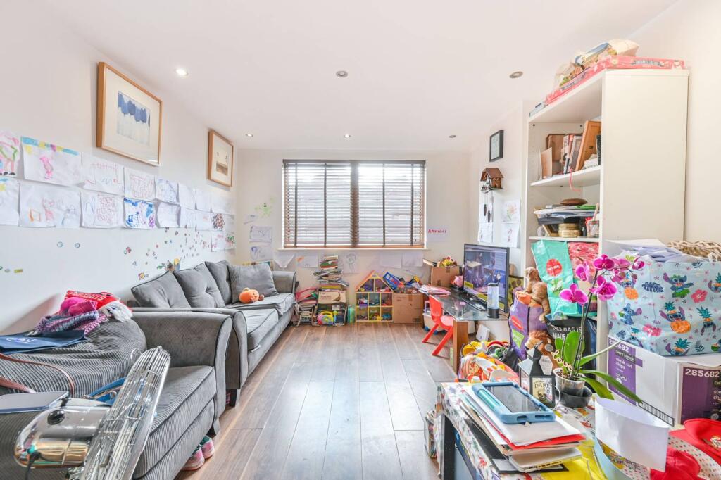 Main image of property: Craven Park, Harlesden, London, NW10