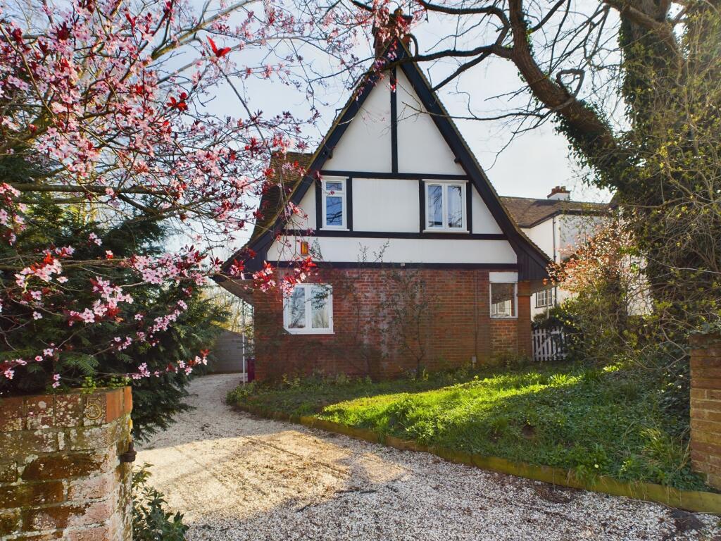 Main image of property: Weald Rise, Tilehurst, Reading, RG30