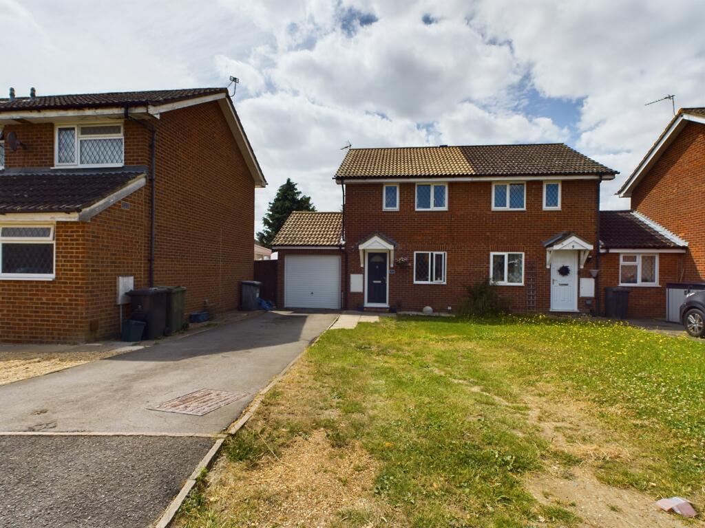 Main image of property: Calshot Place, Calcot, Reading, RG31