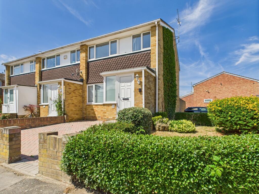 3 bedroom end of terrace house