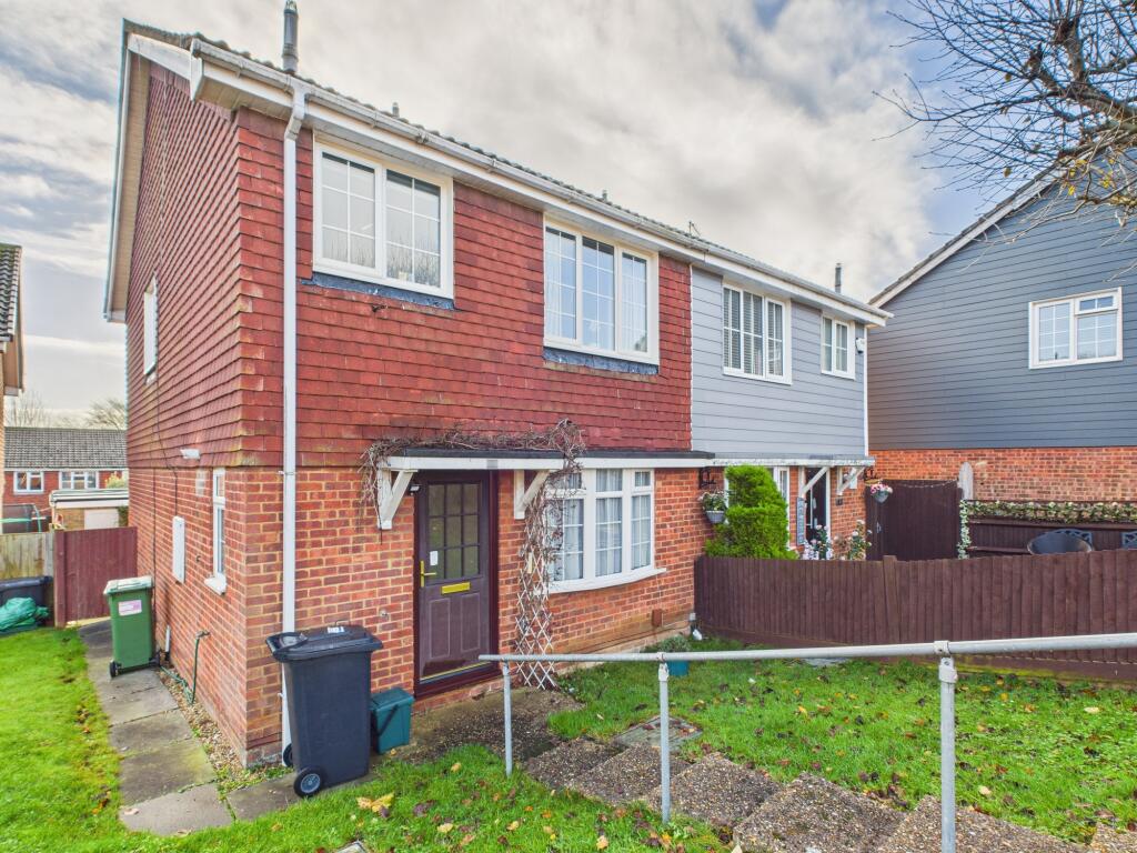 Main image of property: Yew Tree Rise, Calcot, Reading, RG31