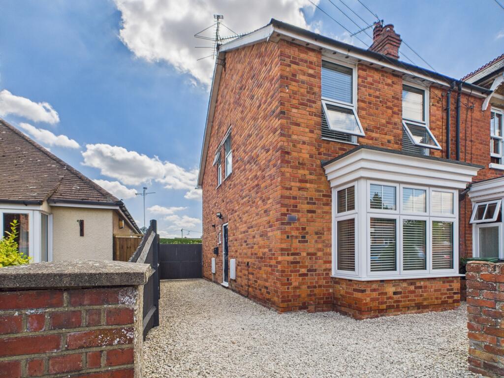 Main image of property: Blundells Road, Tilehurst, Reading, RG30