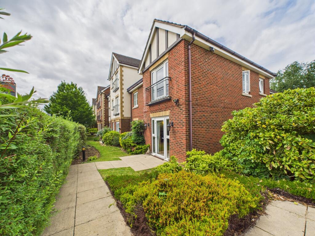 Main image of property: Bath Road, Calcot, Reading, RG31