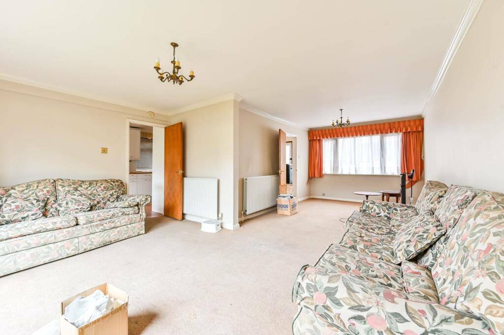 3 bedroom semidetached house for sale in Broxholm Road, West Norwood