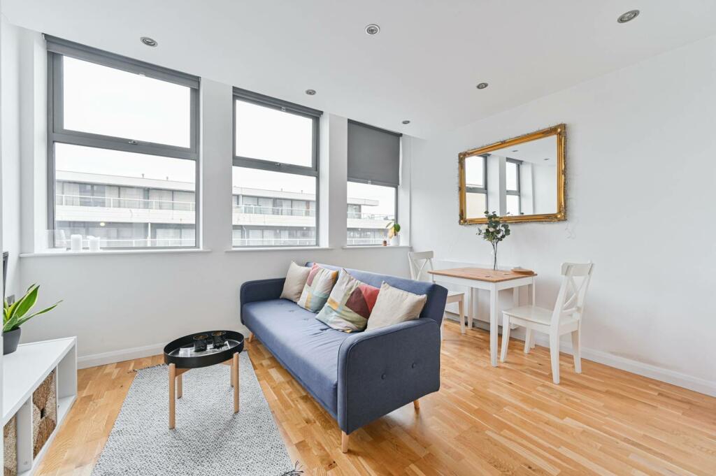 1 bedroom flat for sale in Norwich House, Streatham Hill, London, SW16