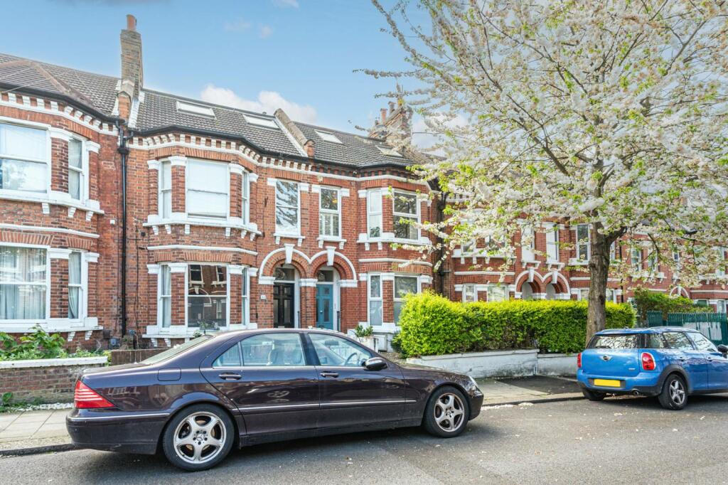 4 bedroom for rent in Pathfield Road, Streatham Common, London, SW16