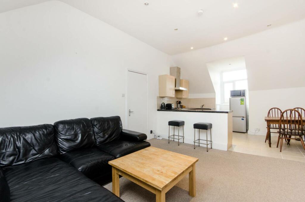 2 bedroom flat for sale in Christchurch Road, Tulse Hill, London, SW2