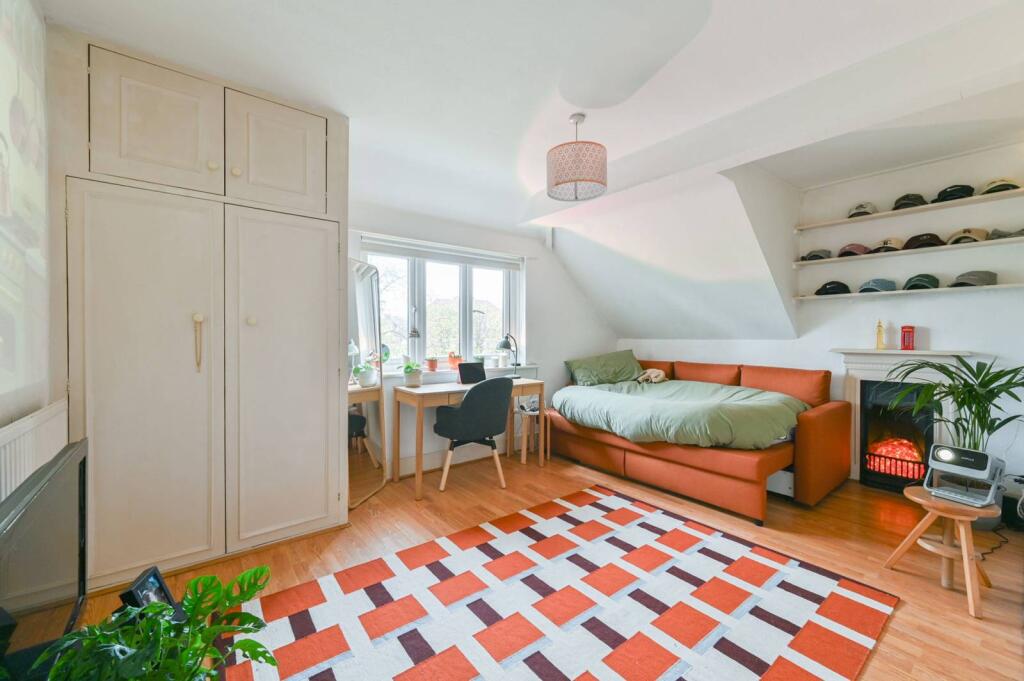 Main image of property: Tooting Bec Gardens, Streatham, London, SW16