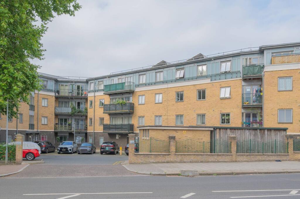 Main image of property: Green Lane, Streatham, London, SW16