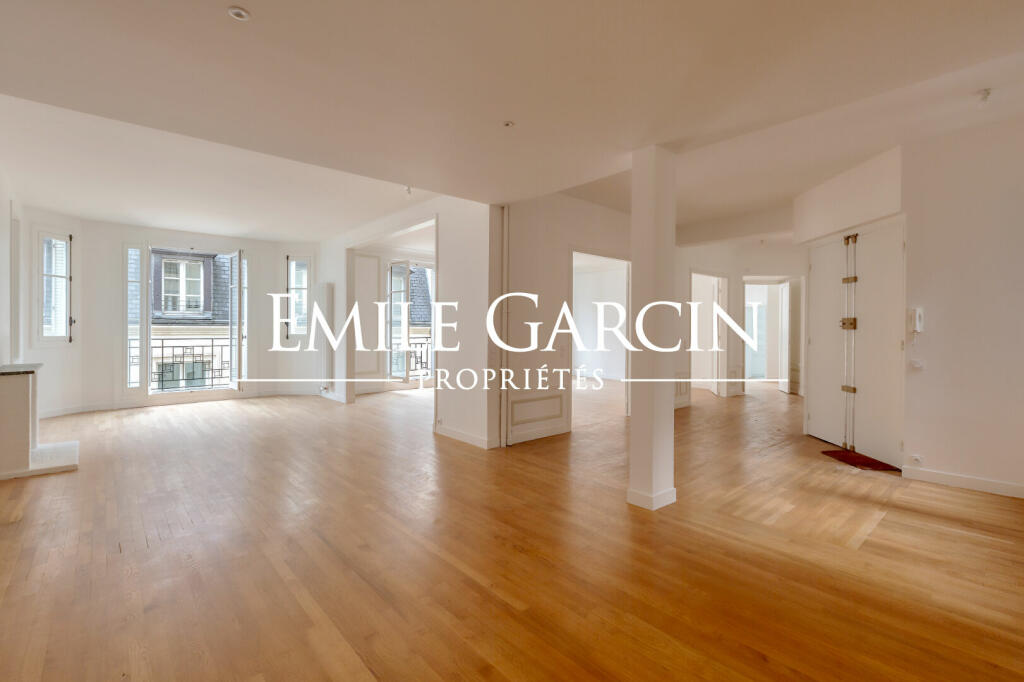 4 bedroom flat for sale in ParisIsle of France, Paris, Paris 03
