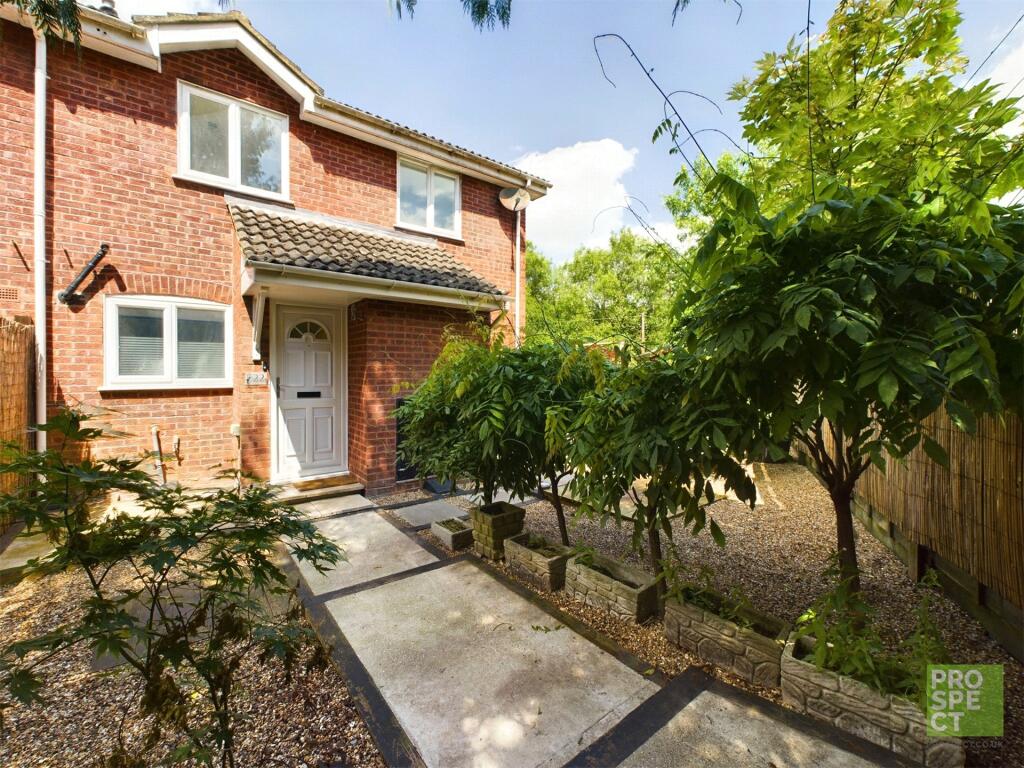 Main image of property: Hexham Close, Owlsmoor, Sandhurst, Berkshire, GU47