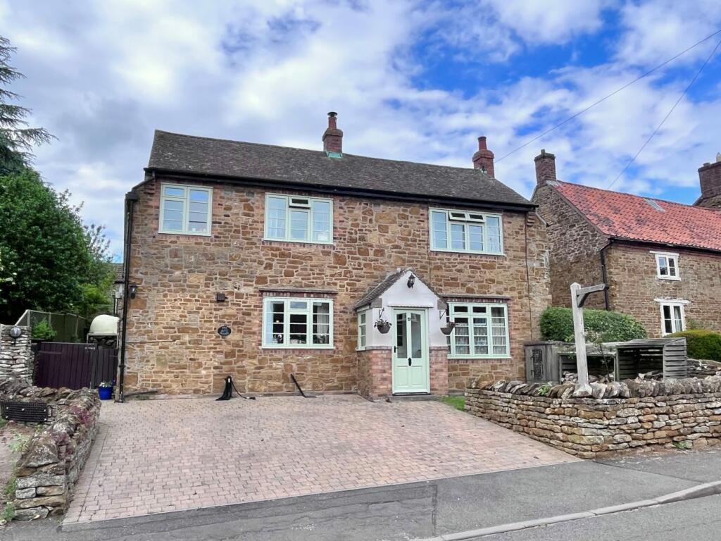 4 bedroom link detached house for sale in King Street, Scalford, LE14