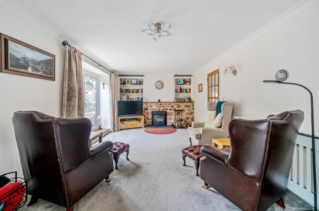 3 bedroom end of terrace house for sale in Cleeve Park Mews, Cleeve