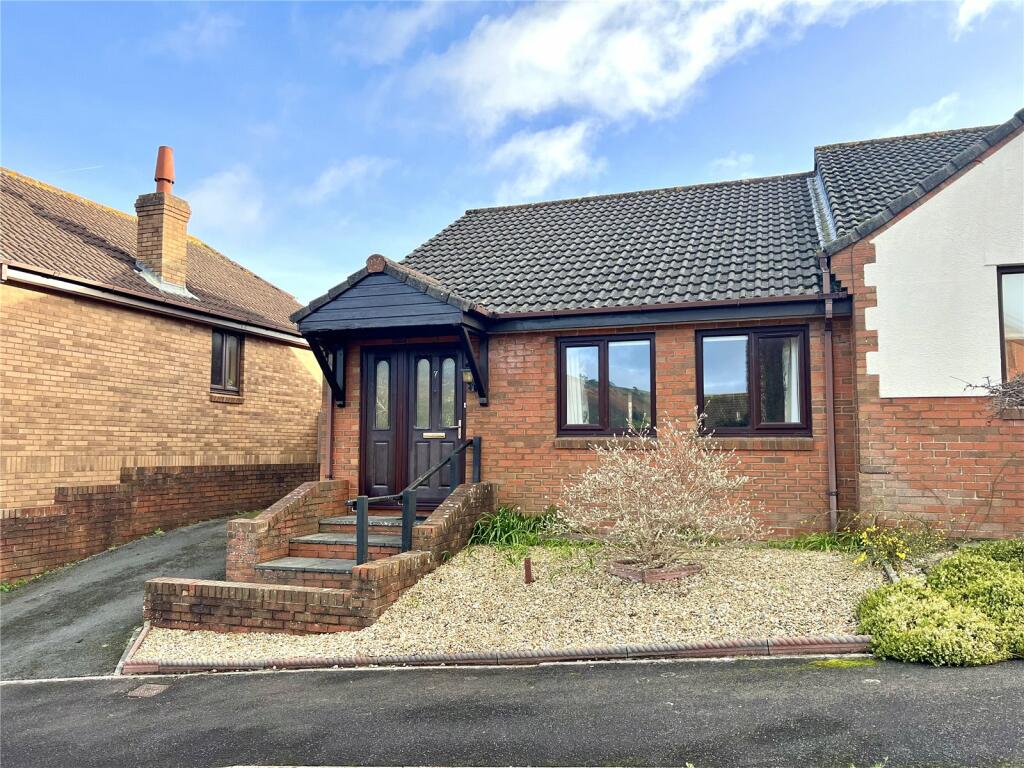 2 bedroom bungalow for sale in Abbots Way, Minehead, TA24