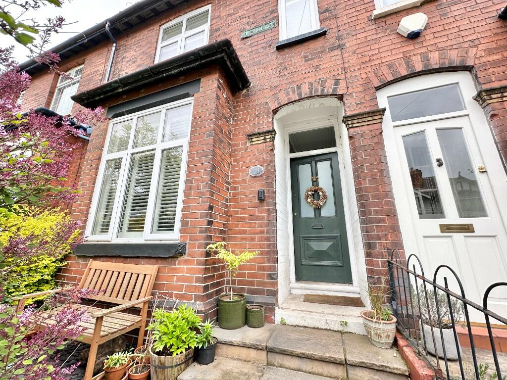 3 bedroom terraced house for sale in Oldfield Road, Sale, Cheshire